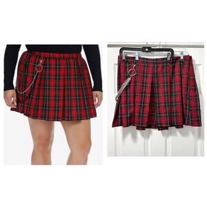 Hot Topic Plus Size 2 (2X) Social Collision Red Plaid Pleated Mini Skirt w/Chain